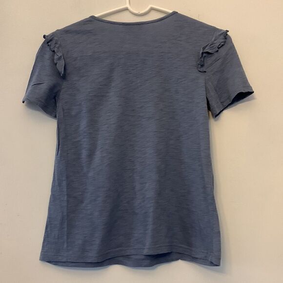 CeCe short sleeve blue ruffled tee. Size XS Length 21” Bust about 13” - Picture 5 of 6